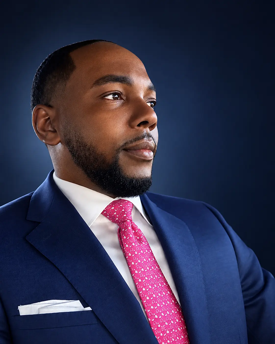 Portrait of Estimé accompanying the Shoutout DFW interview link
